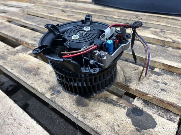 Мотор печки Bmw 7 E65 N62B36 2003