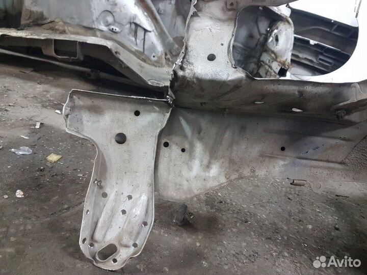 Лонжерон передний левый Toyota Carina