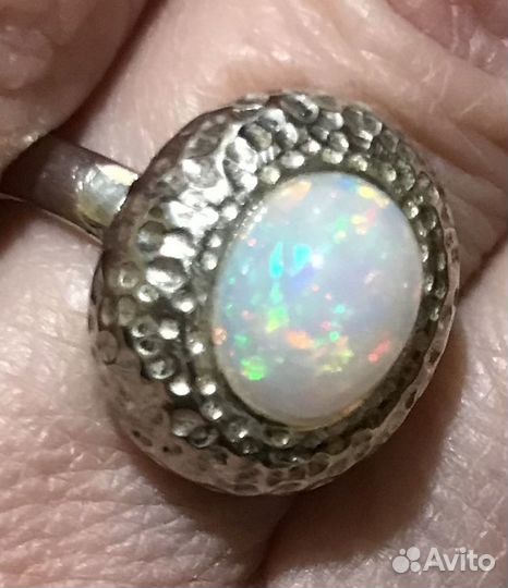 Опал в серебре