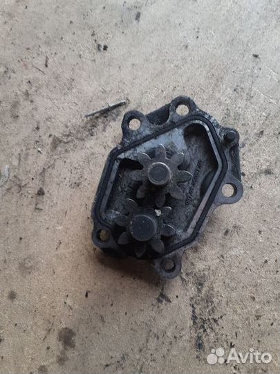 Масляный насос Nissan terrano II