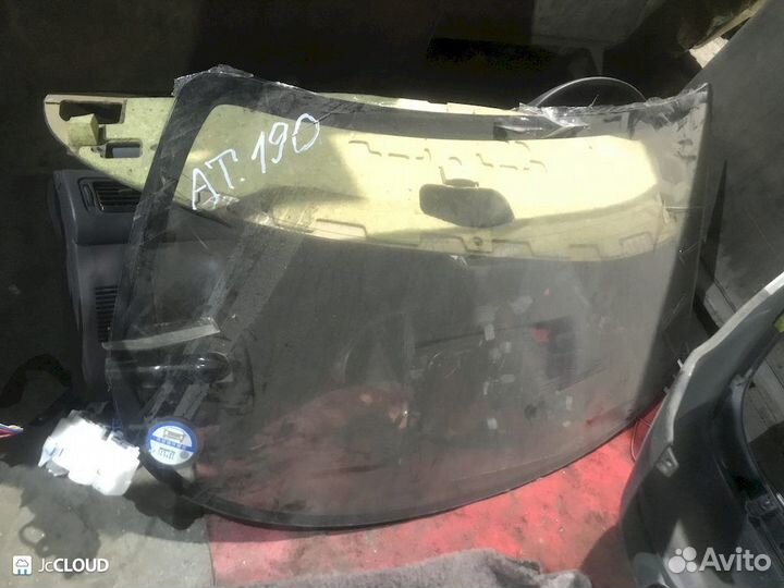 Заднее стекло на toyota carina AT190 4AFE