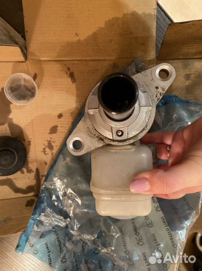 Главный тормозной цилиндр toyota RAV4