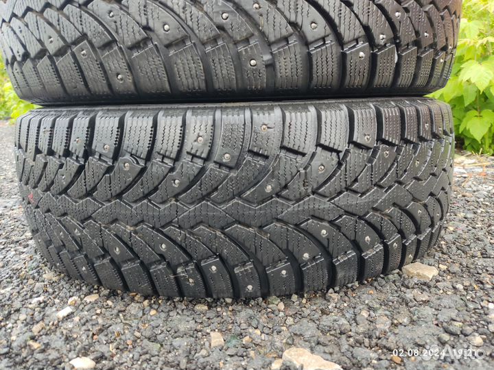 Pirelli Formula Ice 215/65 R16 98T