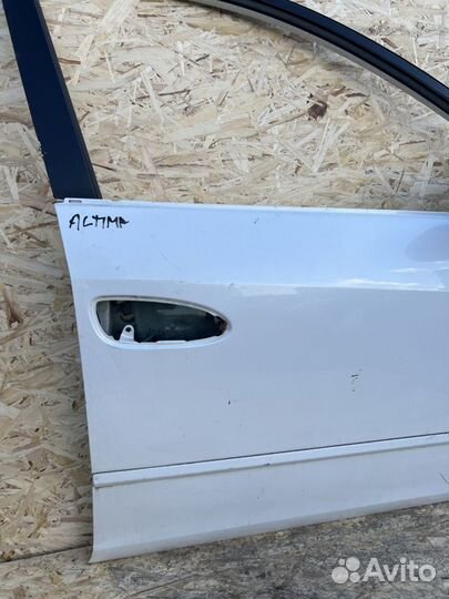 Дверь передняя правая Nissan Altima L31