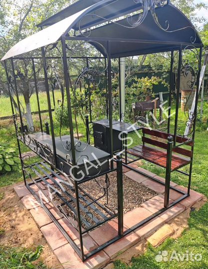 Мангал с крышей