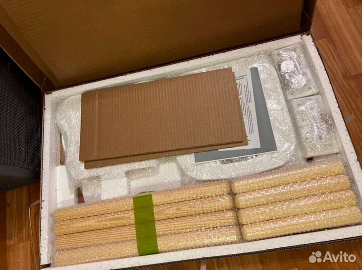 Детский стол и стул новые в упаковке, с наклейками