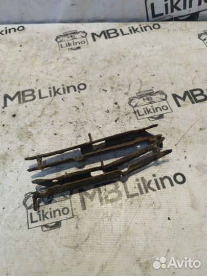 Кронштейн бампера передний Mercedes W221 Rest