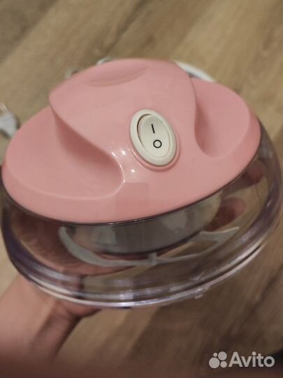 Аппарат для приготовления мороженого. Мороженница