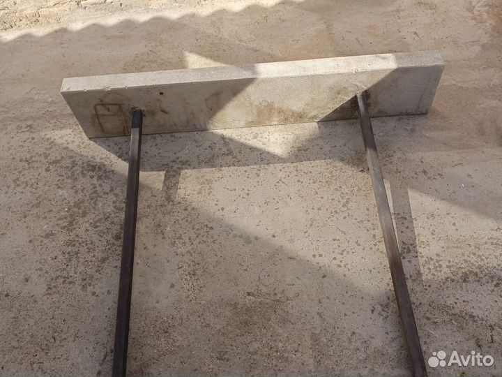 Бетонные скамейки