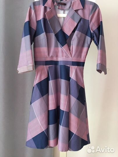 Платье офисное клетка новое