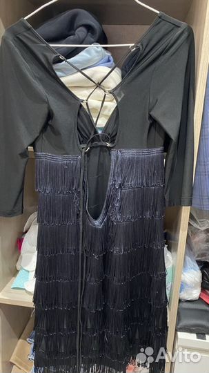 Платье вечернее нарядное с бахромой
