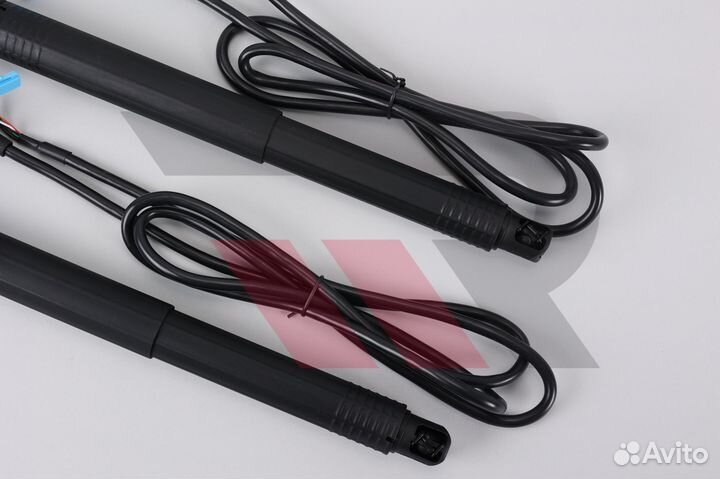 Доводчики 5-ой двери Toyota Land Cruiser 200