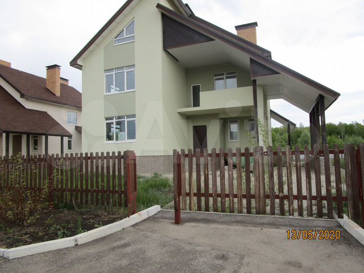 Дом 393,3 м² на участке 10,8 сот.