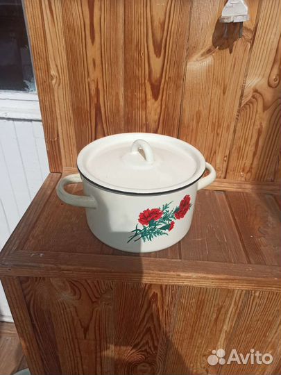 Кастрюли старые