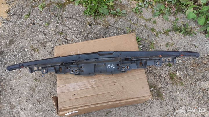 Кожух замка капота Insignia