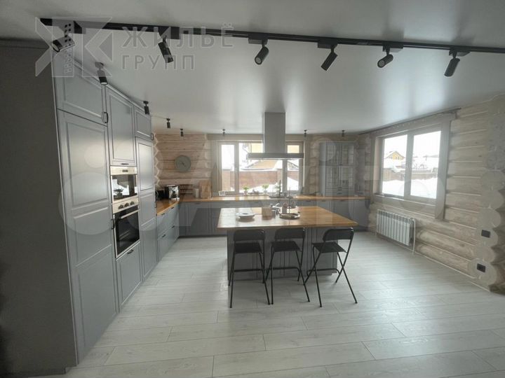 Коттедж 214,8 м² на участке 8,5 сот.