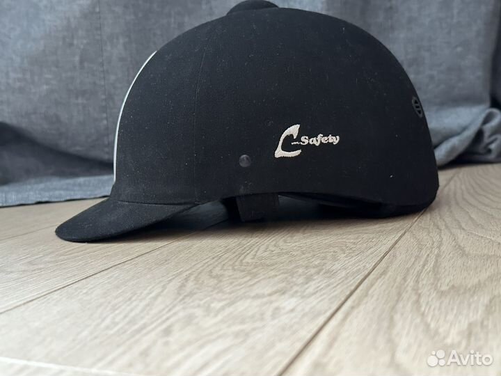 Шлем для конного спорта