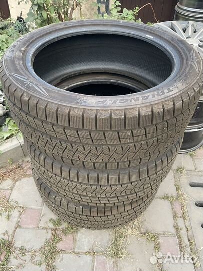 Triangle Snowlink TWT02 255/45 R20 105V