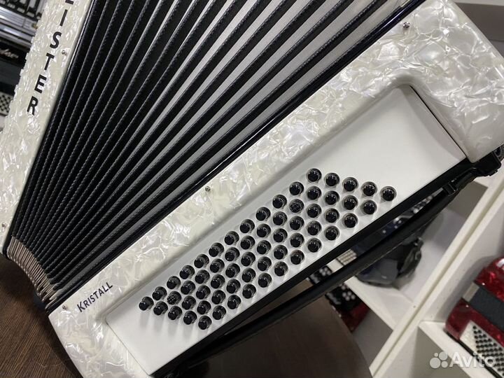 Аккордеон Weltmeister Kristall