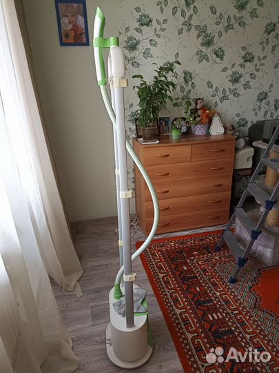 Отпариватель для одежды вертикальный