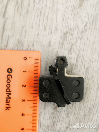 Тормозные колодки с медью и без на электросамокаты