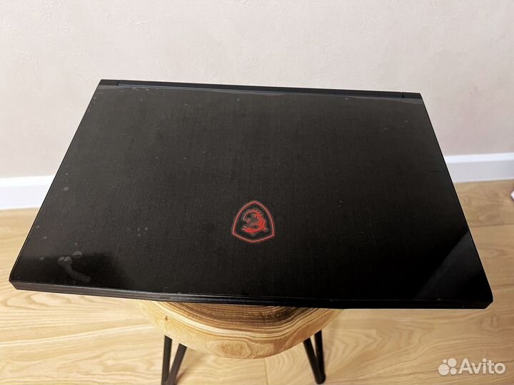 Ноутбук MSI
