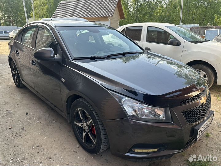Машина chevrolet cruze
