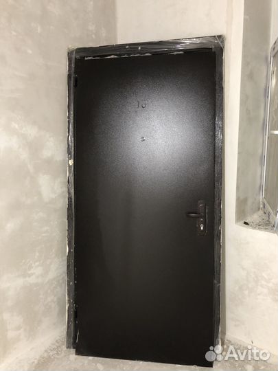 Дверь от застройщика