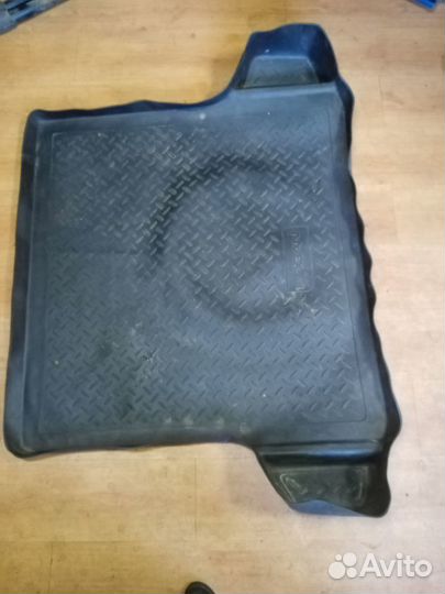 Коврик в багажник Рено Логан 05-2015г
