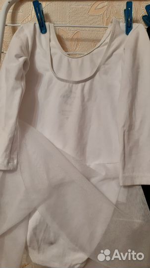 Купальники гим. 2 шт+халат 110-116 цена за всё