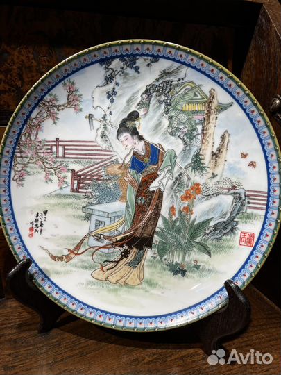 Тарелка серии красавицы красного особняка