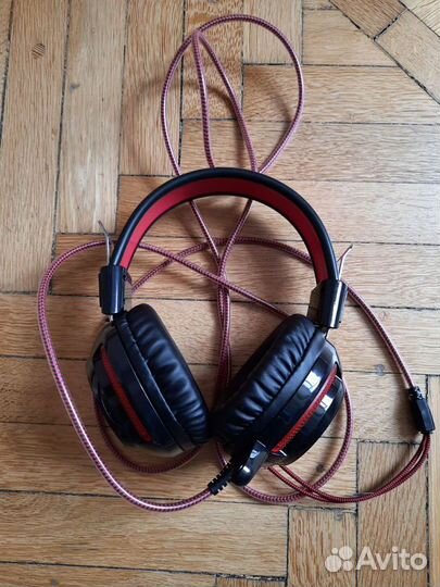 Наушники с микрофоном