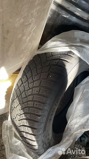 Continental IceContact 3 215/65 R16