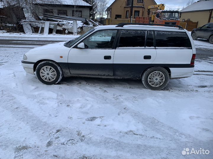 Opel Astra 1.6 МТ, 1997, 256 300 км
