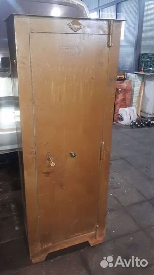 Сейф металлический