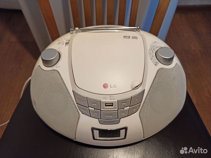 Магнитола LG