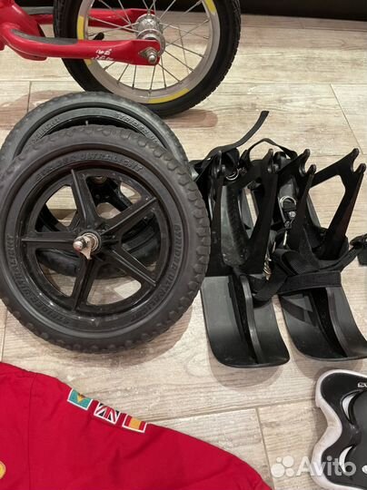 Беговел и комплект гонщика Strider 12