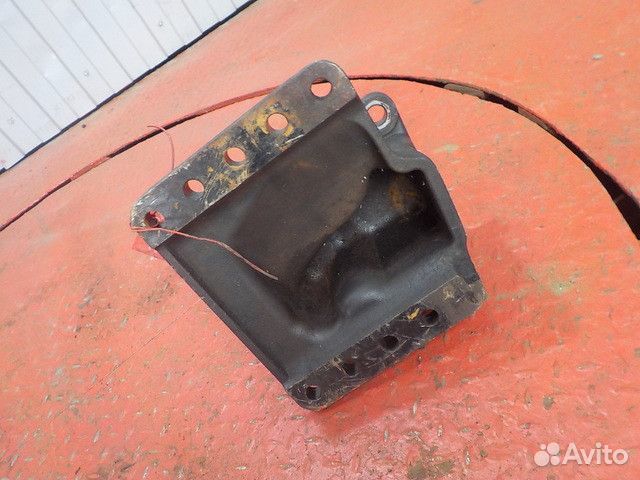 Кронштейн гидроусилителя iveco