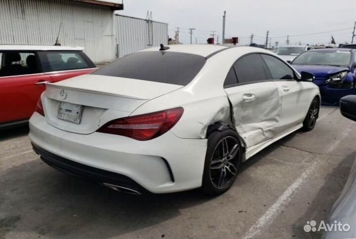 Блок управления двигателем на Mercedes Benz CLA C1