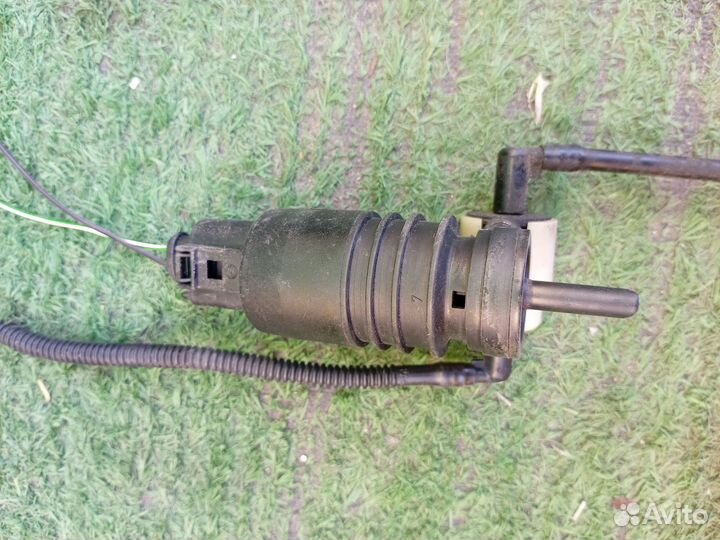 Мотор омывателя стекла Volkswagen Touareg 1J695565