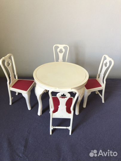 Мебель для кукол Барби стол со стульями кухня