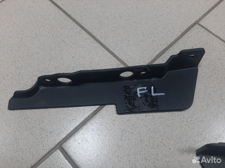 Брызговик арки передний правый/лев RAV4 40 2015-19