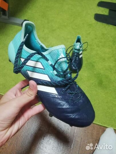 Футбольные бутсы adidas
