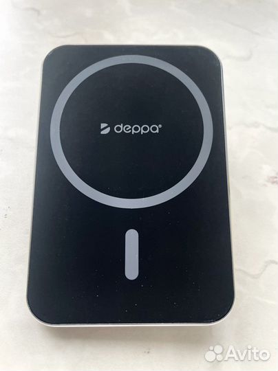 Держатель с беспроводной зарядкой Deppa Qi