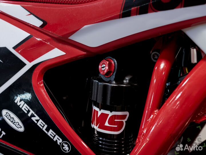 Regulmoto Holeshot Red Edition (4 valves)