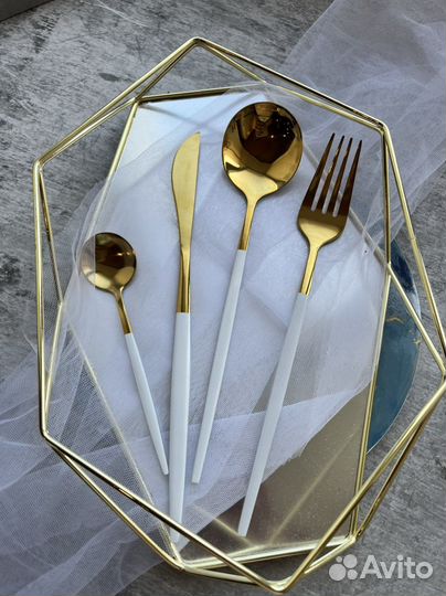 Набор столовых приборов