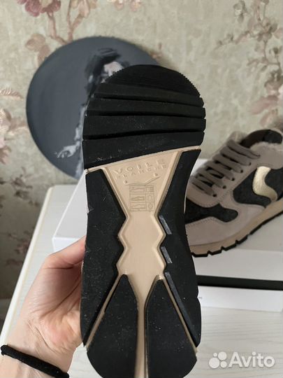 Кроссовки женские 38 размер