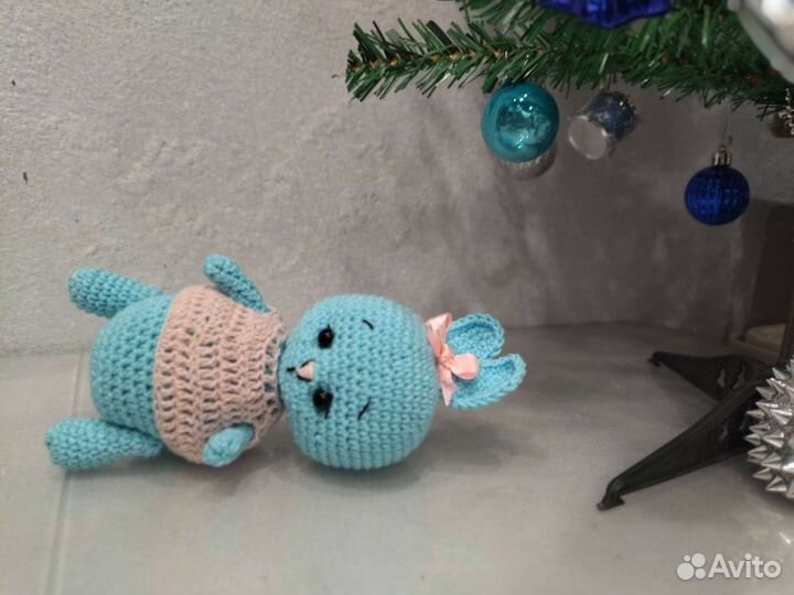 Заяц вязаный символ 2023 года хэндмэйд