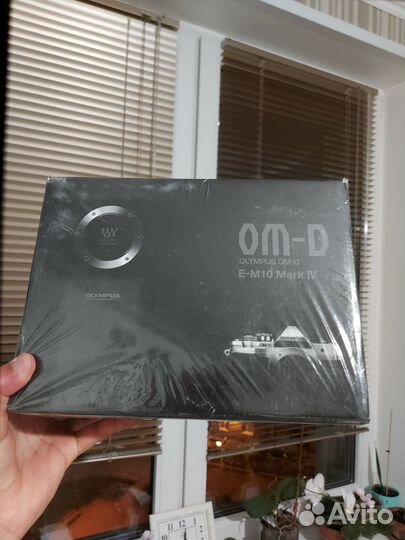 Olympus OM-D E-M10 Mark IV Kit 14-42mm