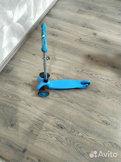 Самокат детский трехколесный со светящимися колеса